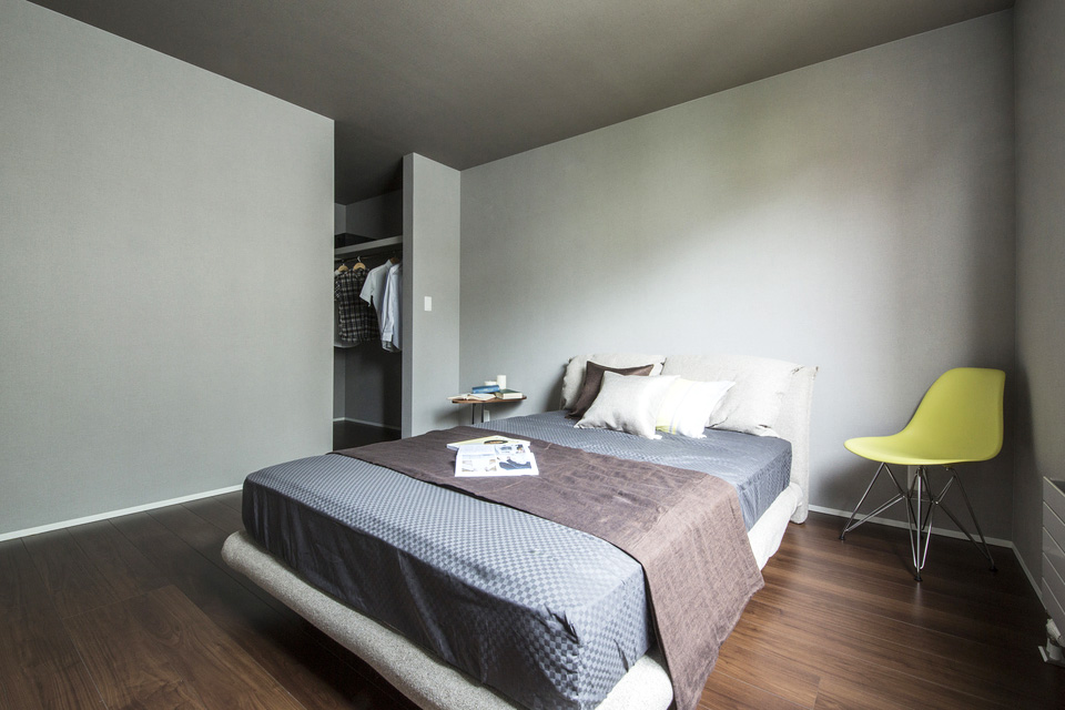 寝室 ベッド クローゼット チェア | シンプル、モダン | HACO BASIC | インゾーネの家