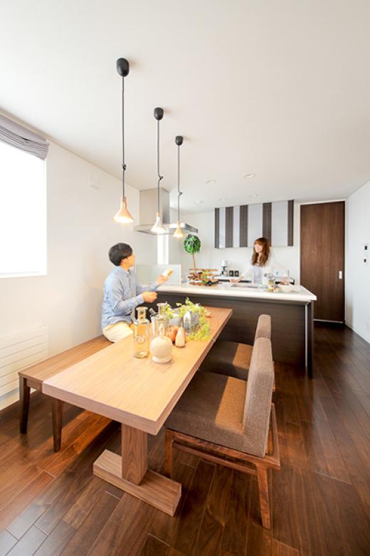 インゾーネの家 異なる素材が響きあう、<br>驚きのある空間。