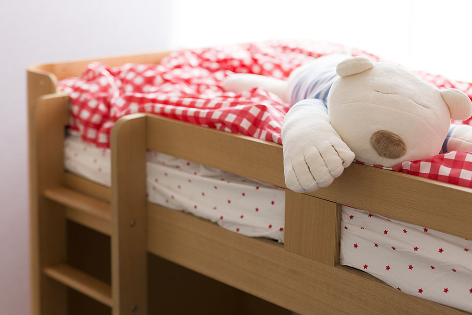 子ども部屋 キッズスペース ベッド ぬいぐるみ | シンプル、北欧 | HACO BASIC | インゾーネの家