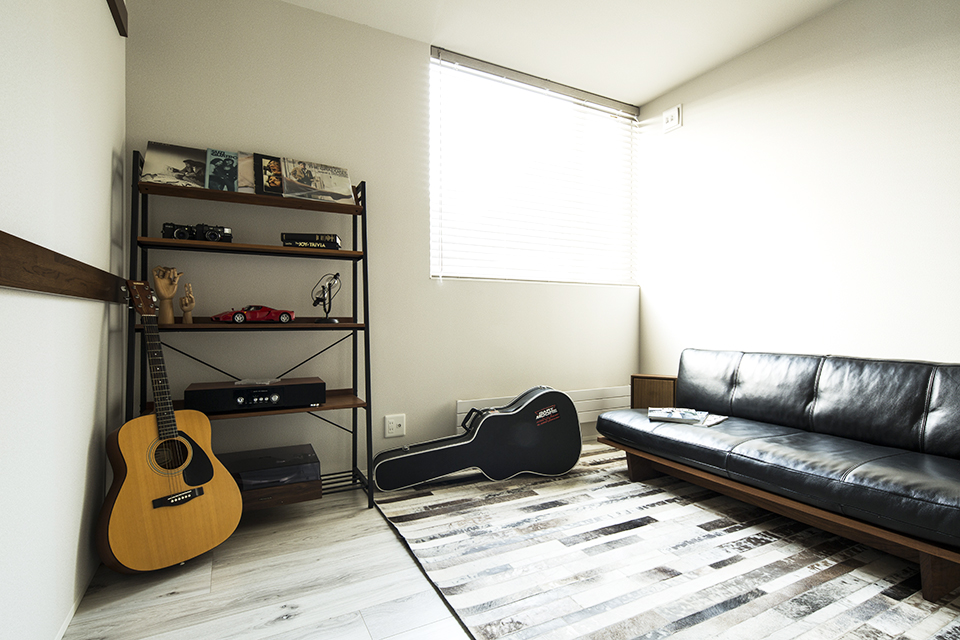 ギター ソファ インテリア | シンプル、モダン | HACO BASIC | インゾーネの家