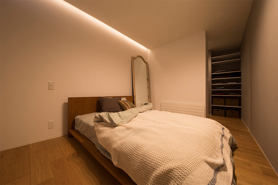 寝室 ベッド 間接照明 ライト | シンプル、モダン | HACO FREE | インゾーネの家