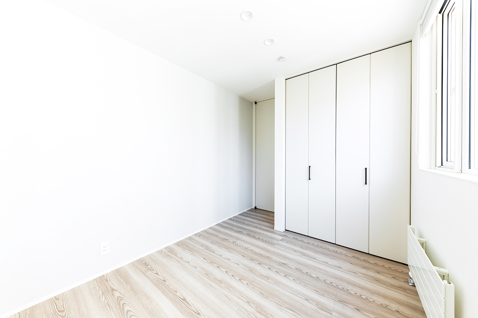 3階ベットルーム 個室 収納 | シンプル | HACO FREE | インゾーネの家