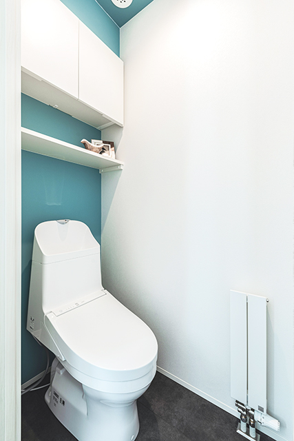 トイレ 棚 収納 | ホテルライク | HACO SPECIAL | インゾーネの家