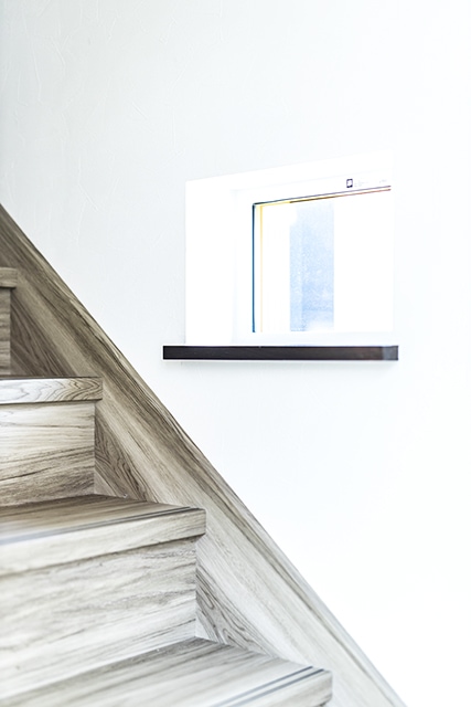 階段 小窓 2階 | シンプル | HACO STYLE | インゾーネの家