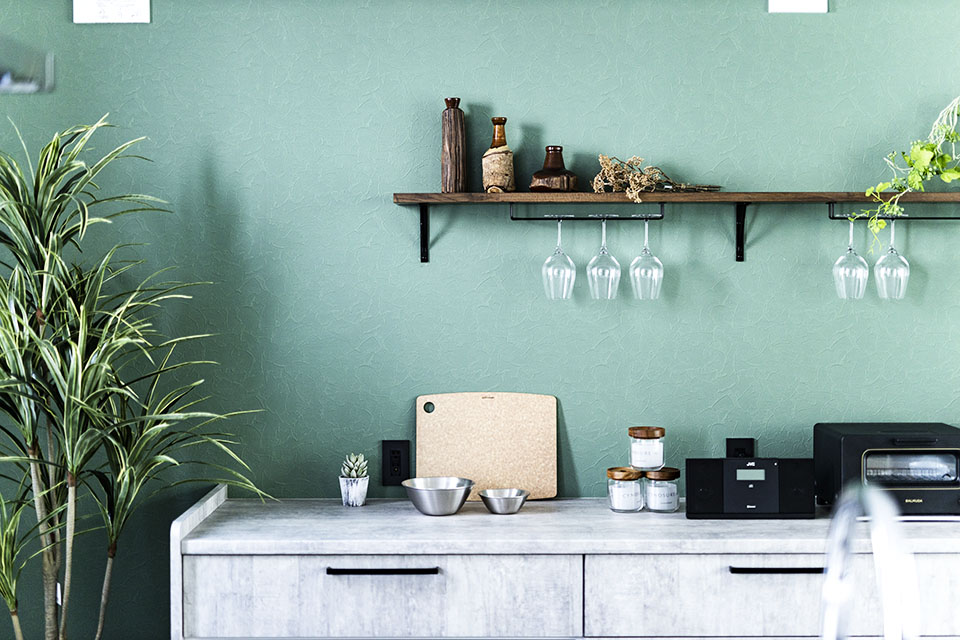 壁紙 収納 キッチン | シンプル、モダン | HACO STYLE | インゾーネの家