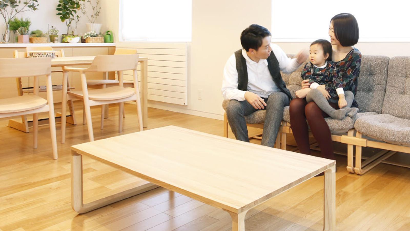 インゾーネの家:大好きなインテリアに囲まれながら愛娘の健やかな成長を願う住まい