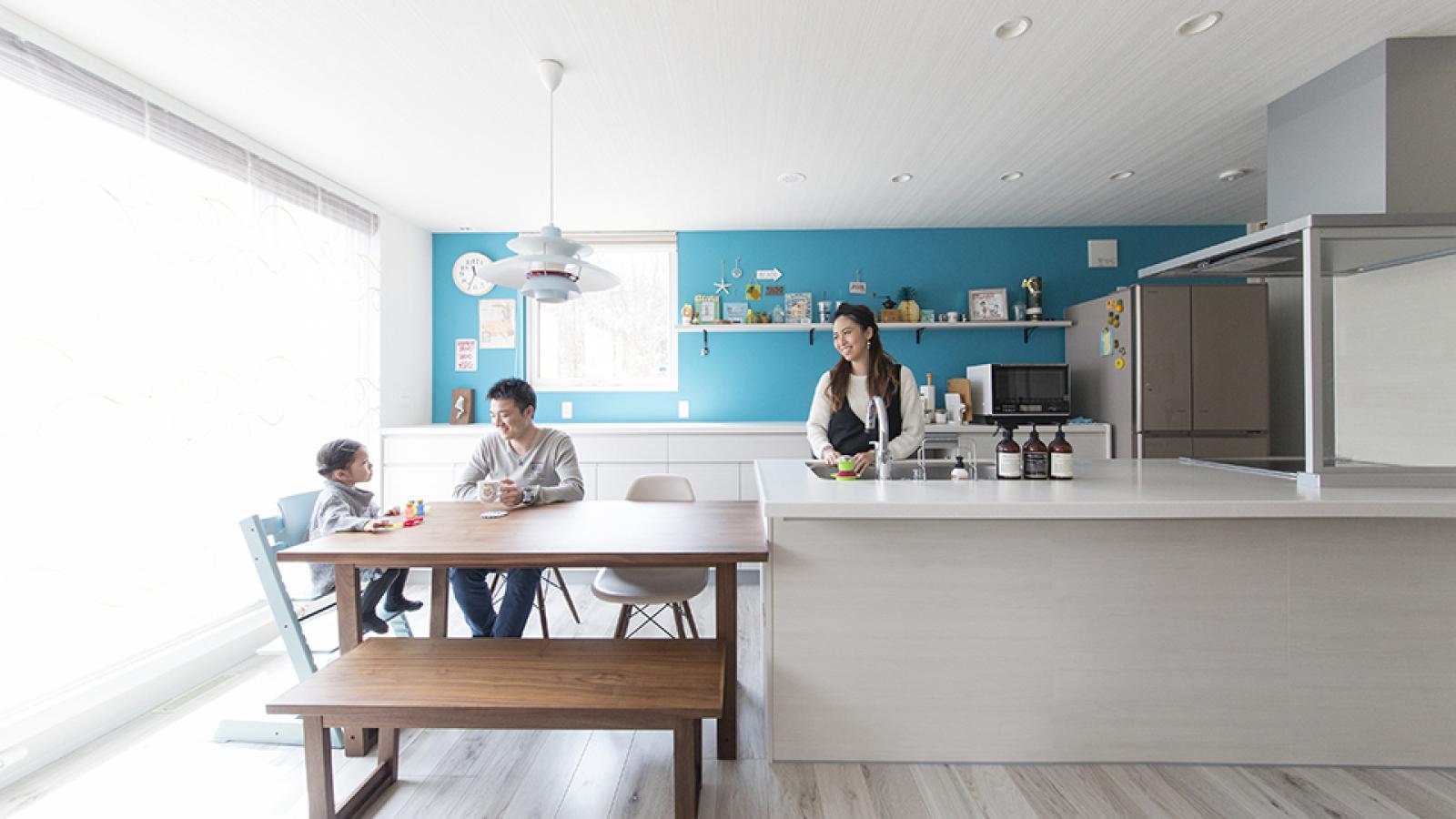 インゾーネの家:海をイメージしたコーディネート家族の時間を楽しむ家