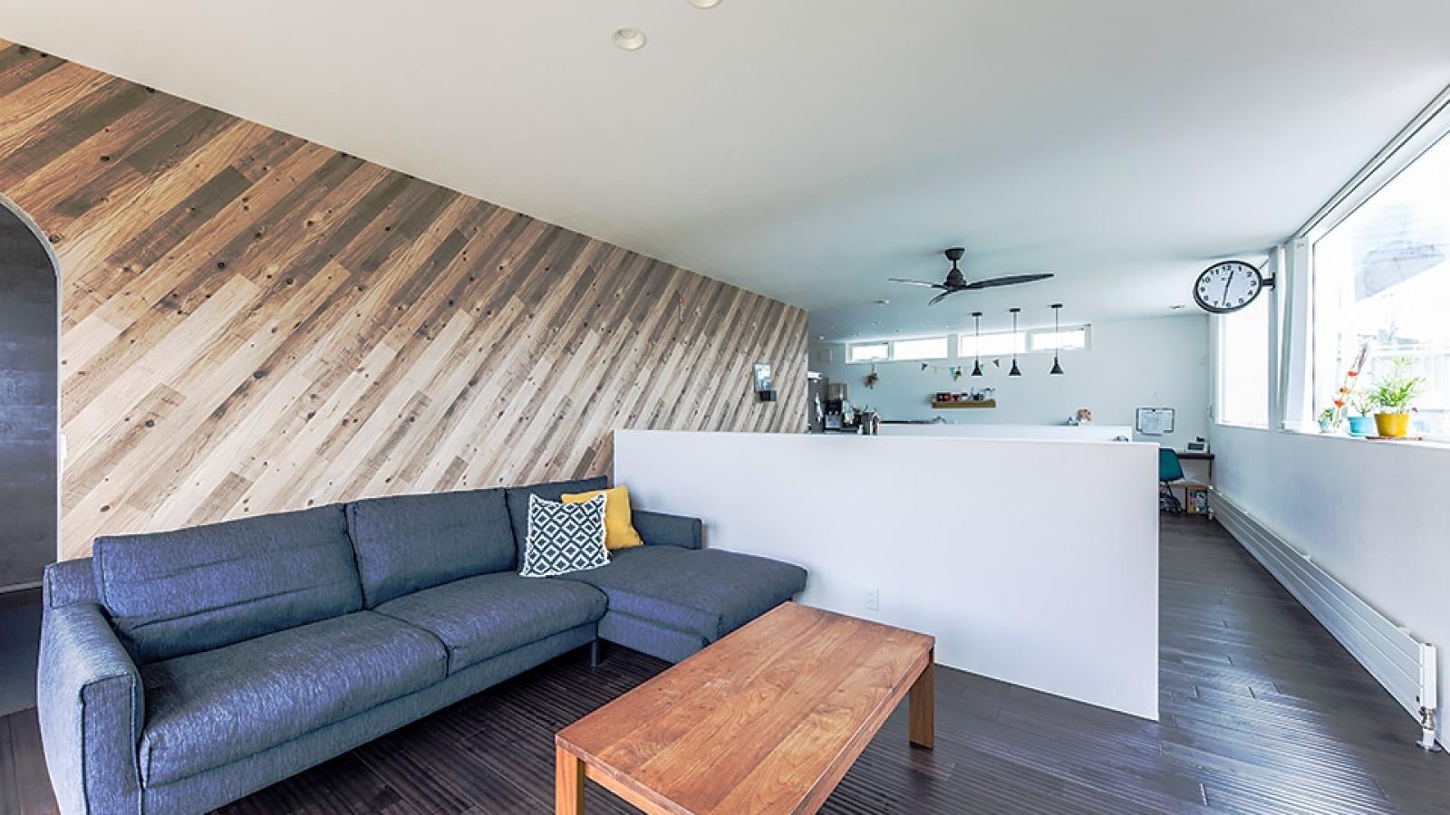 インゾーネの家:2階リビングの窓から贅沢な景色が楽しめる家