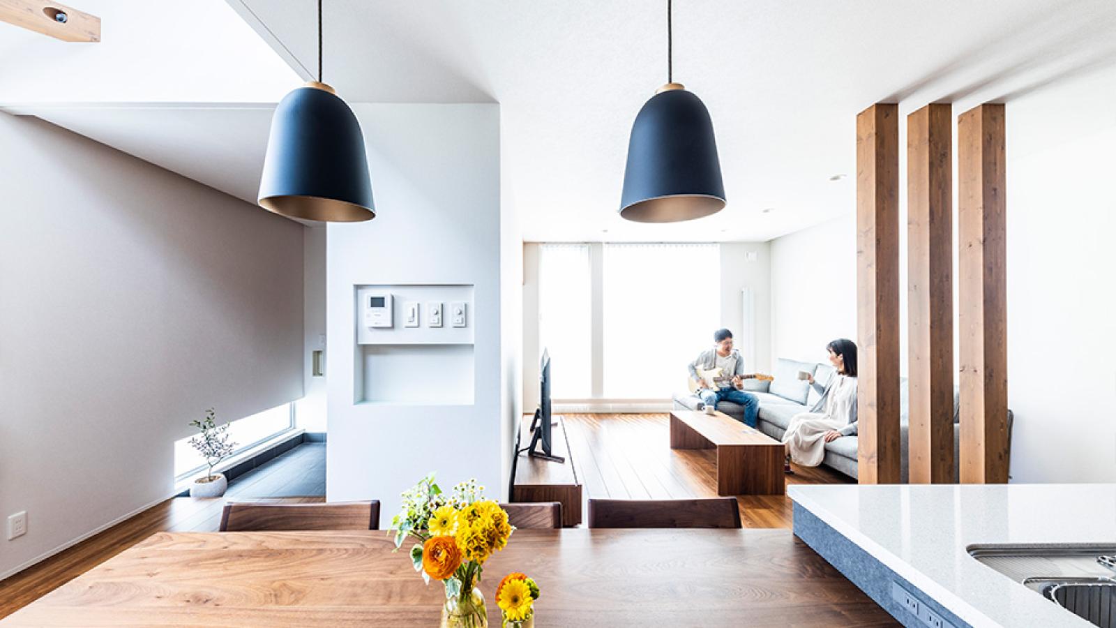 インゾーネの家:すっきり整った開放的な空間。暮らすことの心地よさを実感する家。